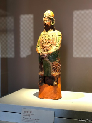 三彩武士俑（南宋 1127-1279）Tri-colour glazed warrior (Southern Song period 1127-1279)