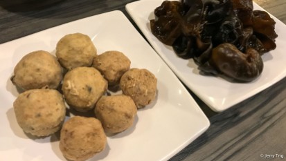 Mushroom pork meatballs and black wood fungus